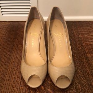 Ivanka Trump nude shoes size 7
